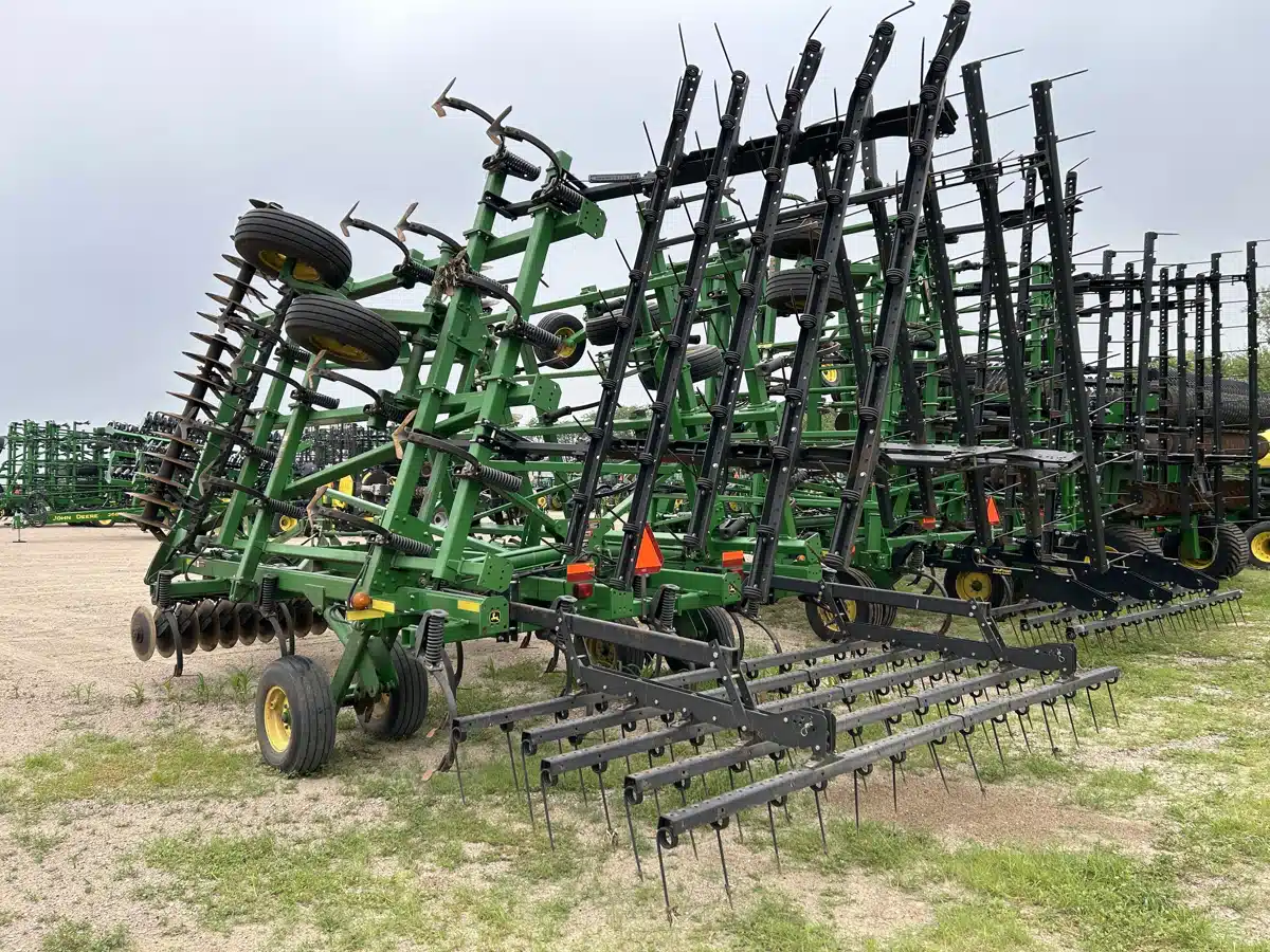 Gallery image 2 for Used 2008 John Deere 2310 Mulch Finisher