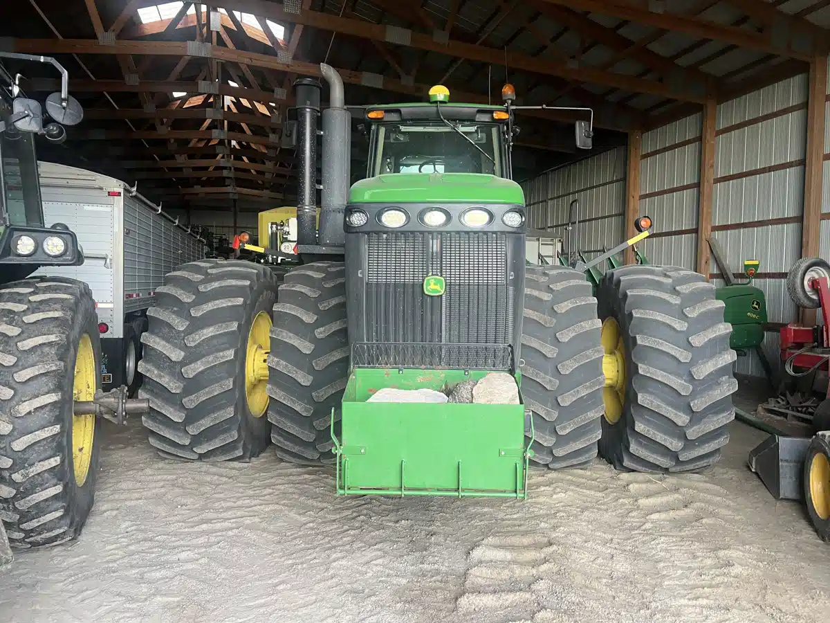 Gallery image 2 for Used 2011 John Deere 9530 Tractor