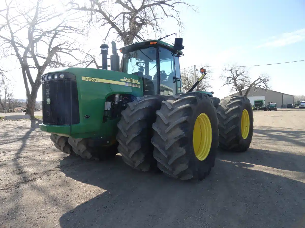 Gallery image 1 for Used 2006 John Deere 9620 Tractor
