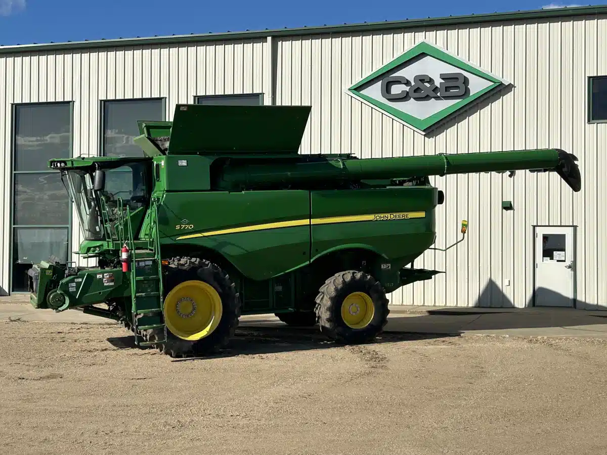Gallery image 1 for Used 2021 John Deere S770 Combine