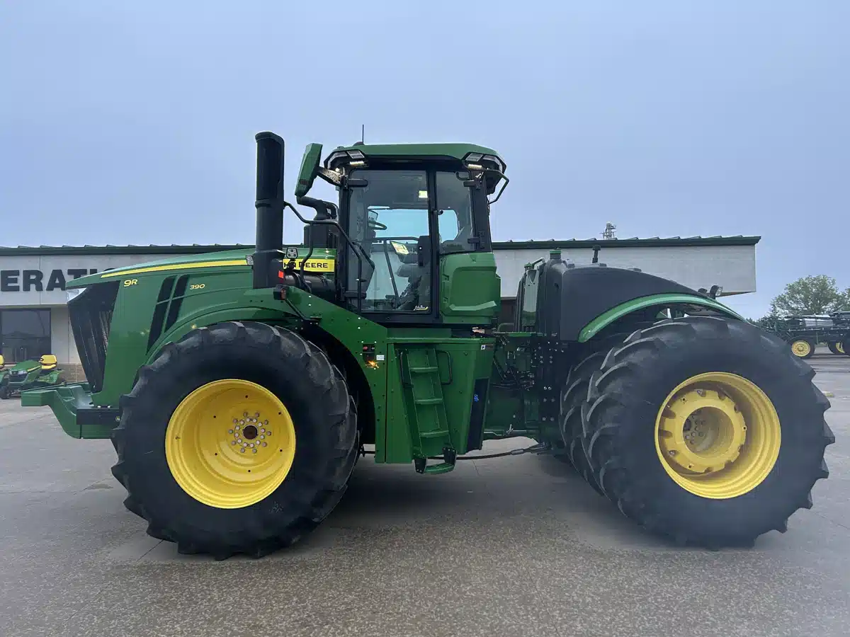 Gallery image 2 for 2024 John Deere 9R 390 Tractor