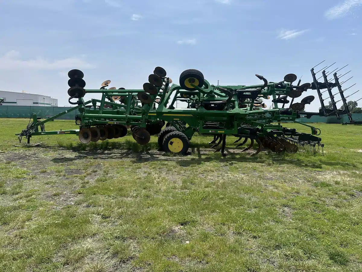 Gallery image 1 for Used 2021 John Deere 2730 Ripper