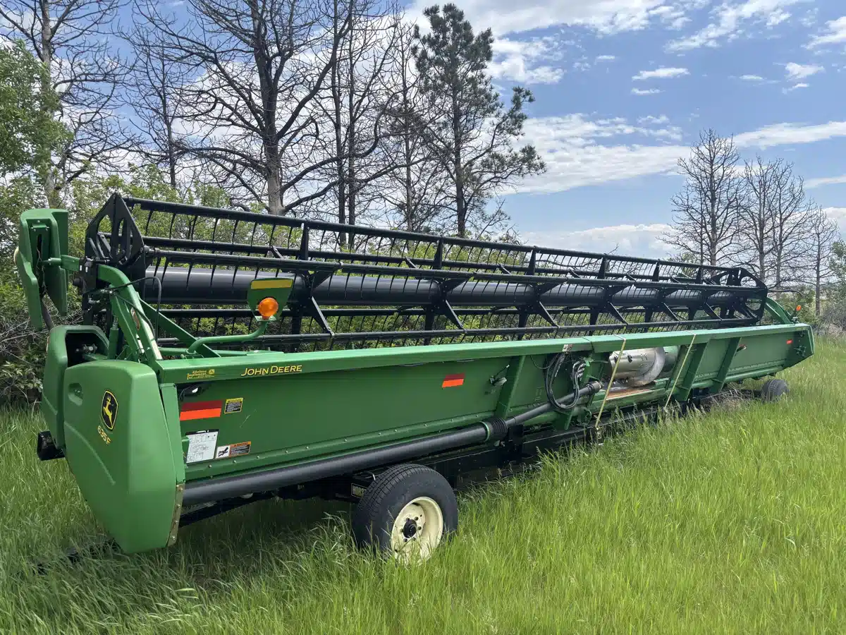 Gallery image 2 for Used 2010 John Deere 635 Header - Flex