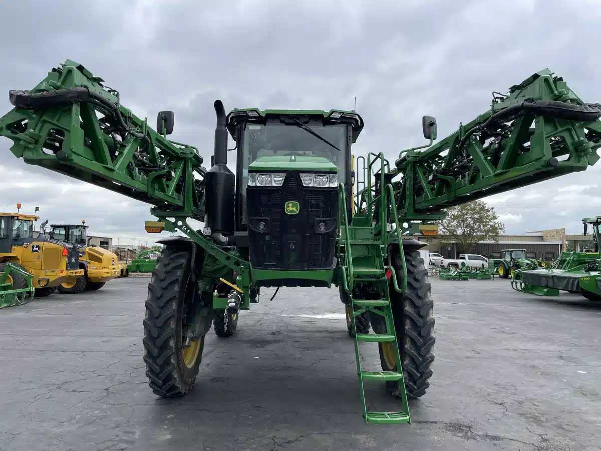 Gallery image 2 for Used 2024 John Deere 616R Sprayer - Self Propelled