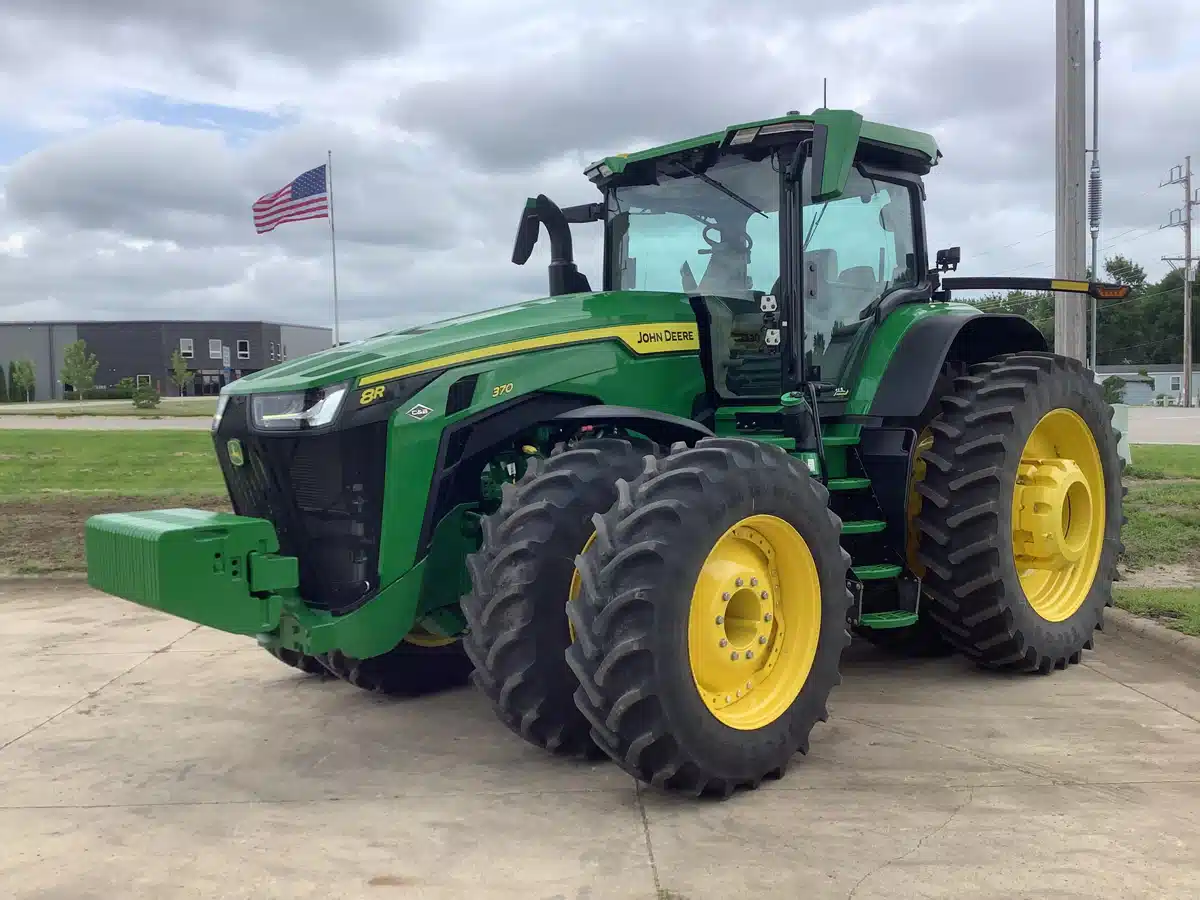 Gallery image 1 for Used 2024 John Deere 8R 370 Tractor