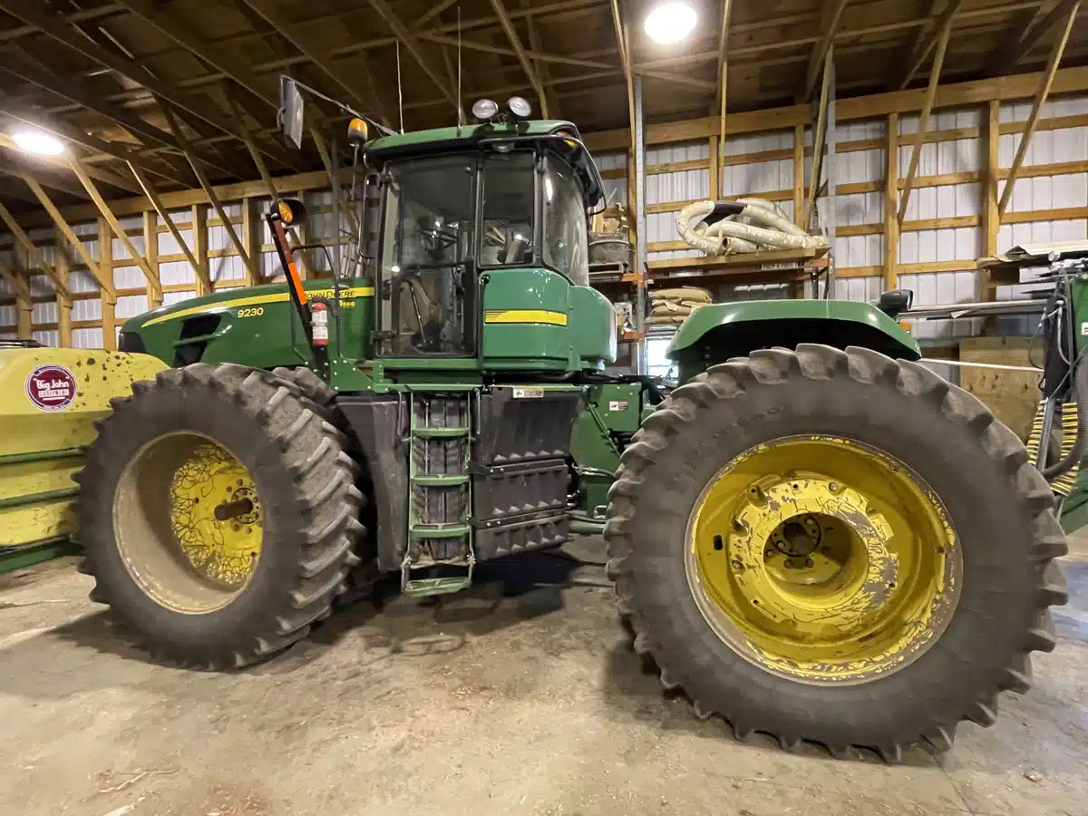 Gallery image 2 for Used 2011 John Deere 9230 Tractor