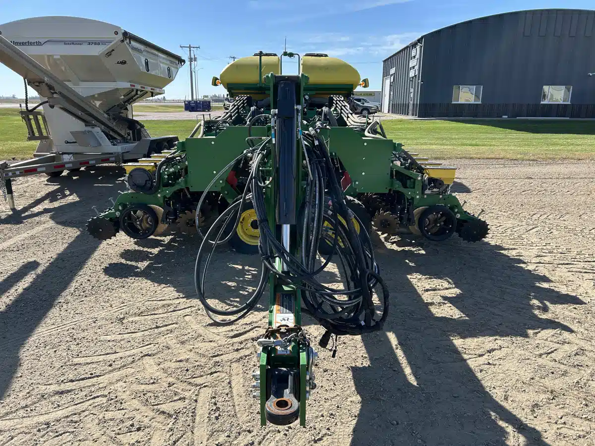 Gallery image 2 for Used 2021 John Deere DB60 Planter