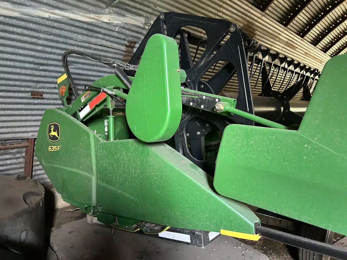 Gallery image 2 for Used 2010 John Deere 635F Header - Flex
