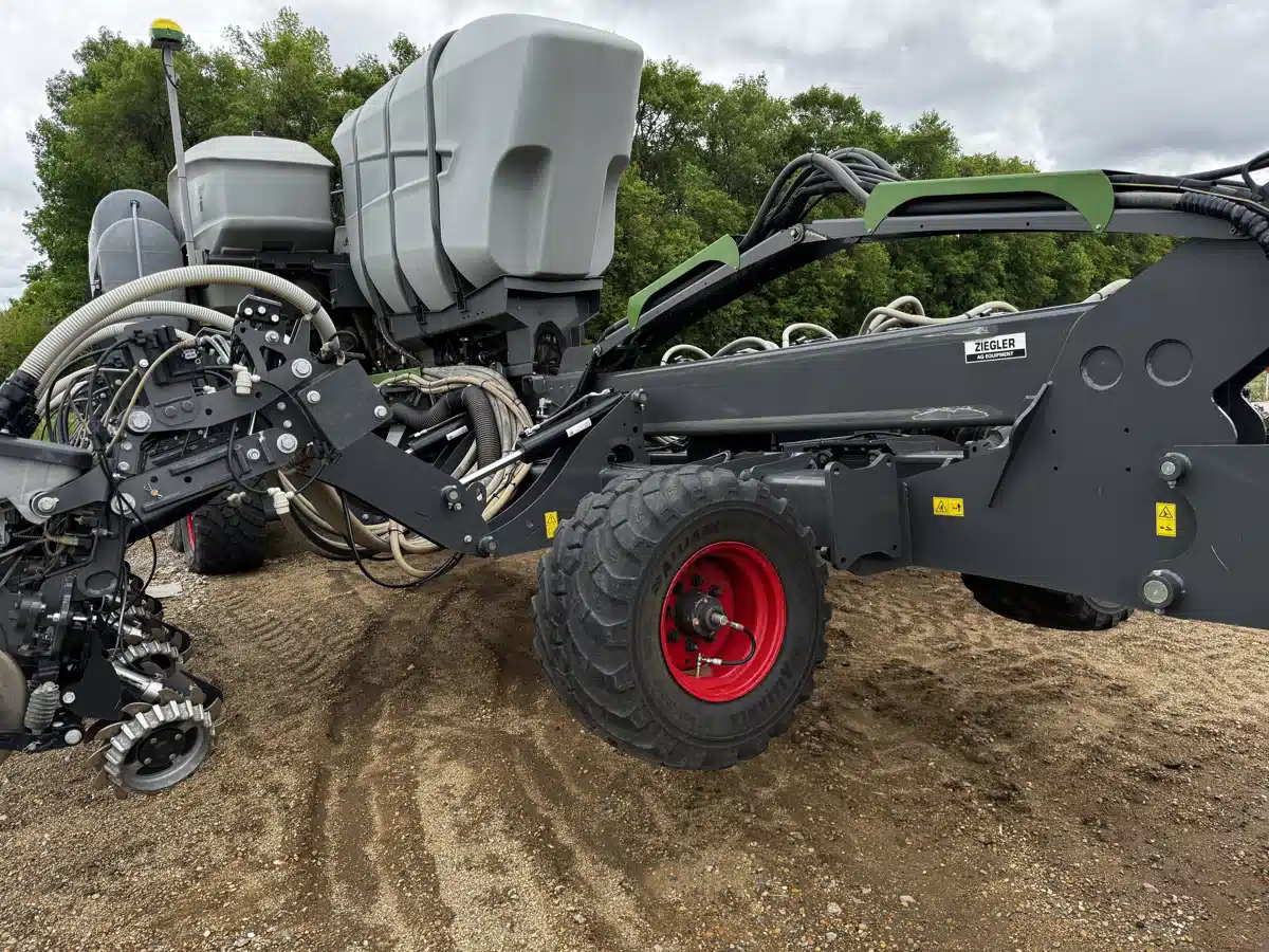 Gallery image 2 for Used 2021 Fendt FTPM16-30 Planter