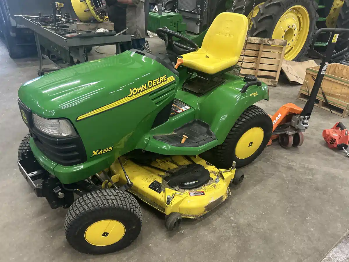 Gallery image 1 for Used 2002 John Deere X485 Lawn Tractor
