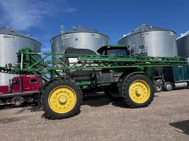 Gallery image 2 for Used 2017 John Deere R4045 Sprayer - Self Propelled