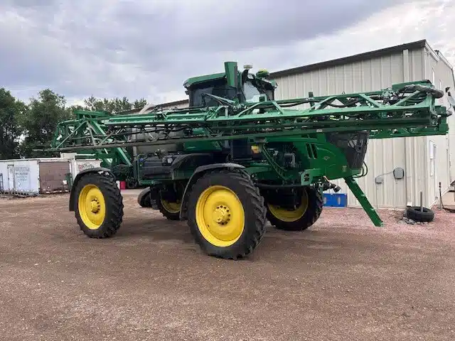 Gallery image 2 for Used 2022 John Deere 410R Sprayer - Self Propelled