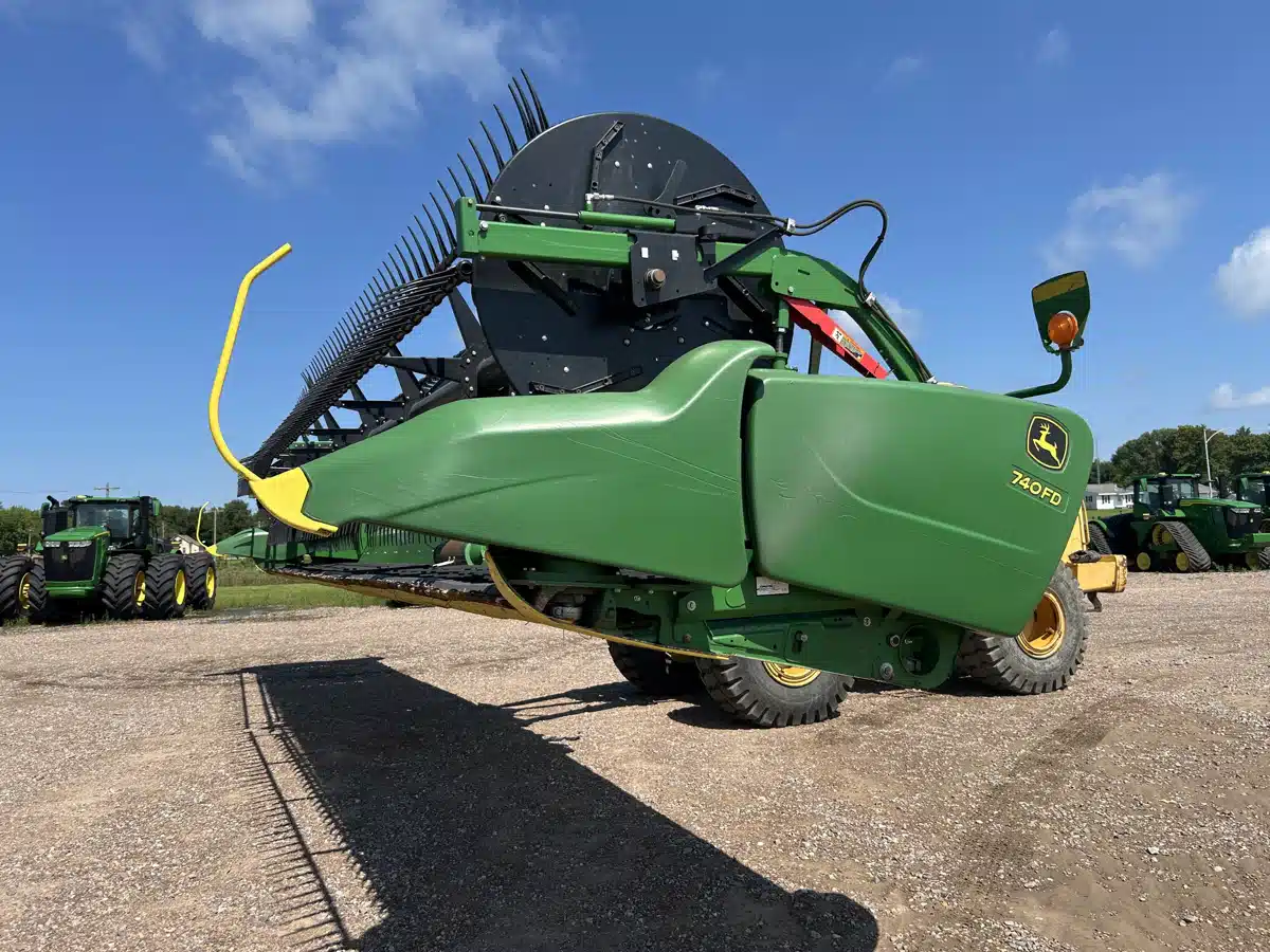 Gallery image 1 for Used 2019 John Deere 740FD Header - Draper