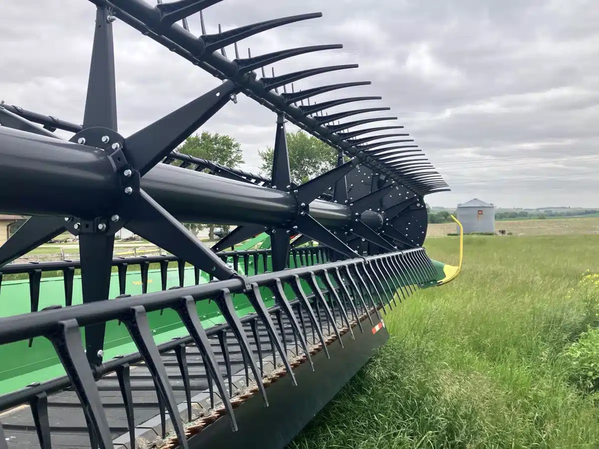 Gallery image 2 for 2022 John Deere RD45F Header - Flex
