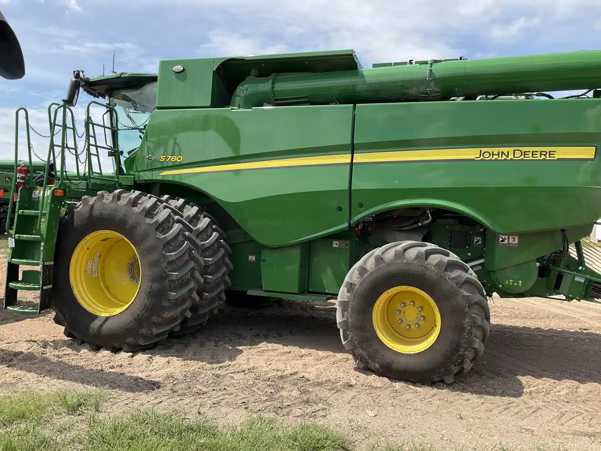 Gallery image 2 for Used 2024 John Deere S780 Combine