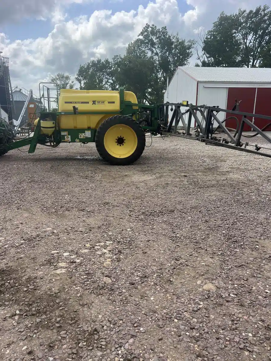 Gallery image 1 for Used 2005 Top Air TA1600 Sprayer - Pull Type