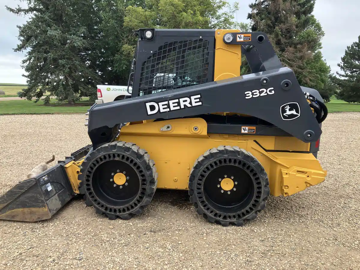 Gallery image 2 for Used 2018 John Deere 332G Skid Steer