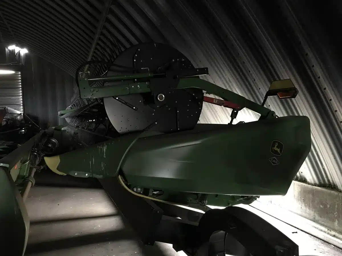 Gallery image 2 for Used 2023 John Deere HD40F Header - Draper