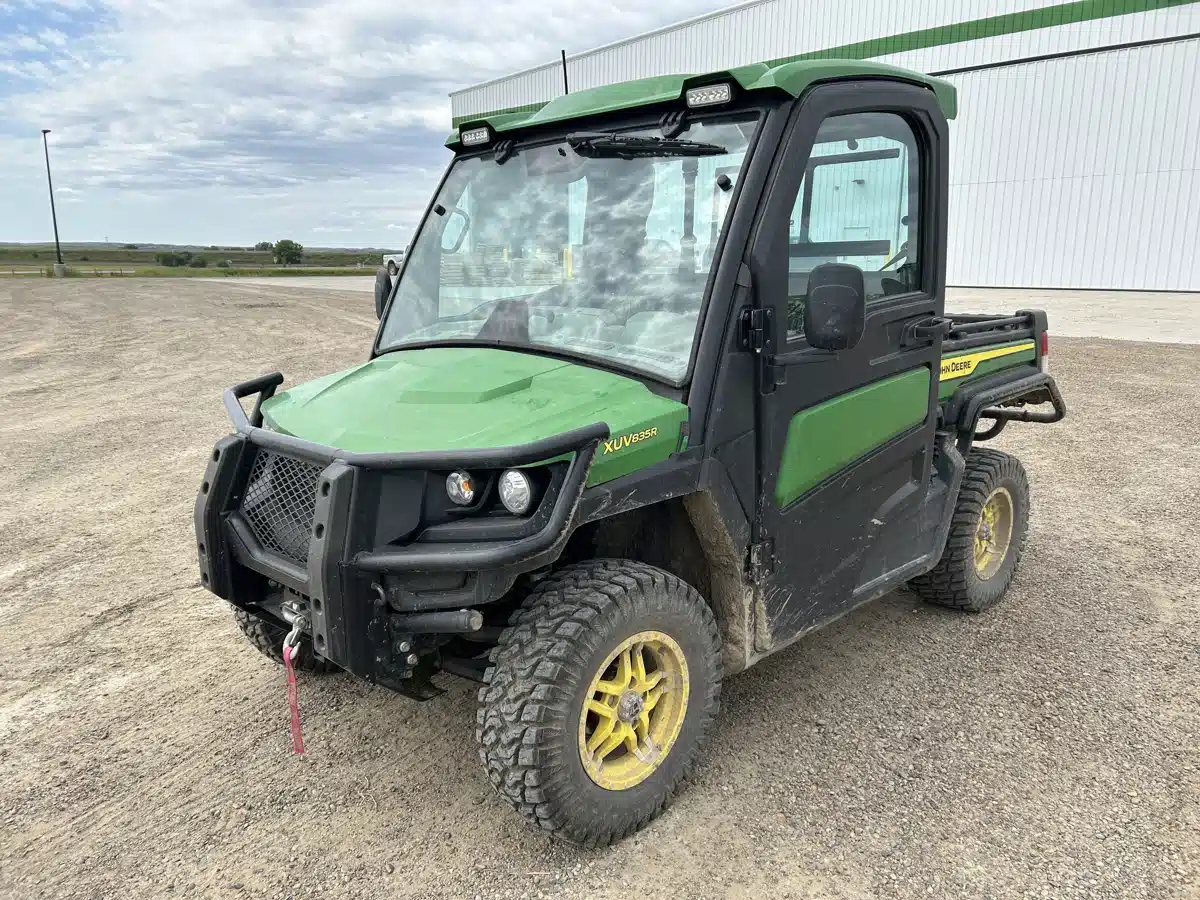 Gallery image 1 for 2024 John Deere XUV 835R Utility Vehicle