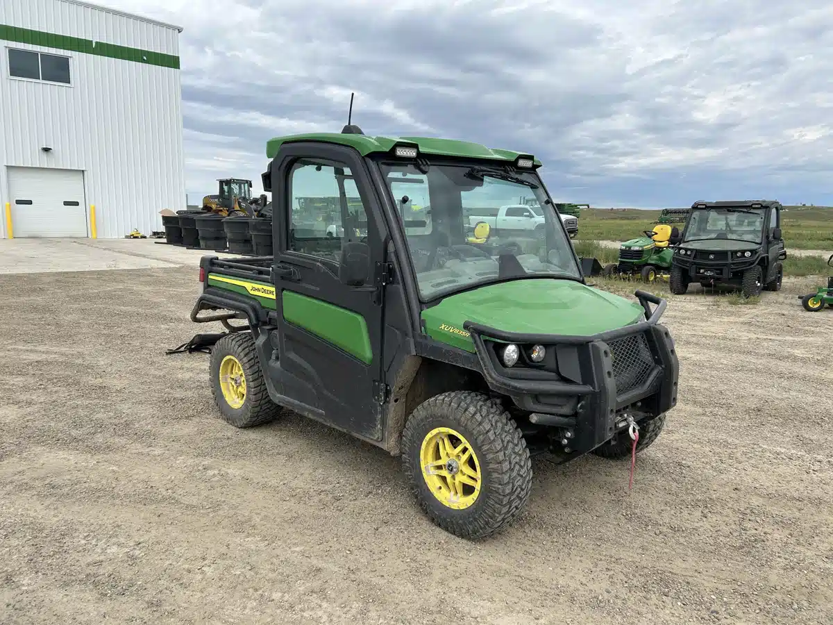 Gallery image 2 for 2024 John Deere XUV 835R Utility Vehicle