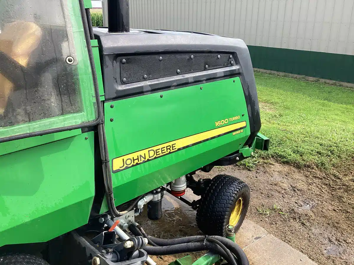 Gallery image 2 for Used 2020 John Deere 1600 Mower - Front Deck