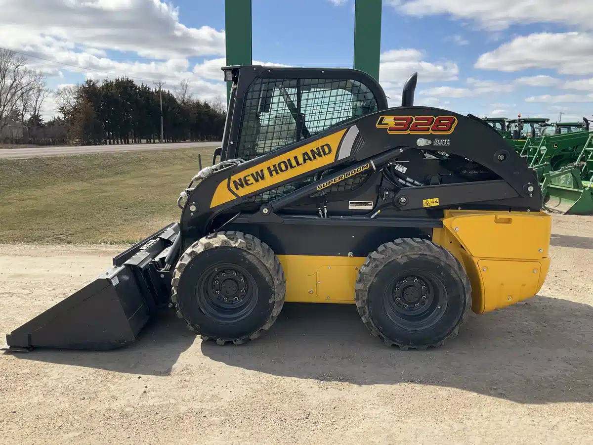 Gallery image 1 for Used 2023 New Holland L328 Skid Steer