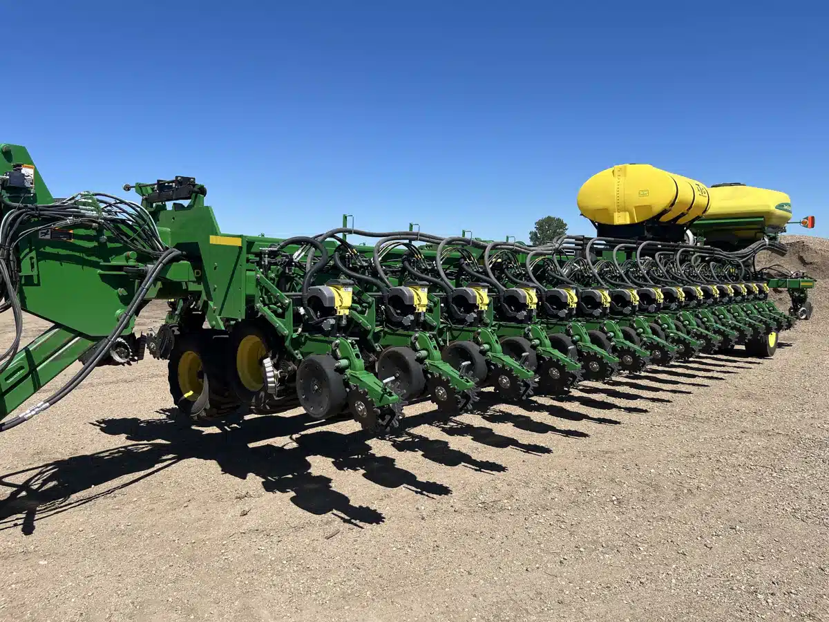 Gallery image 2 for Used 2015 John Deere DB90 Planter