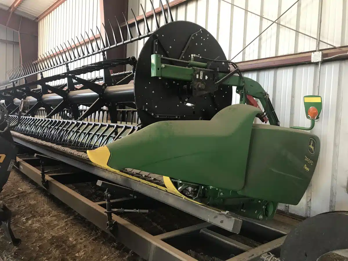 Gallery image 1 for Used 2020 John Deere 745FD Header - Draper