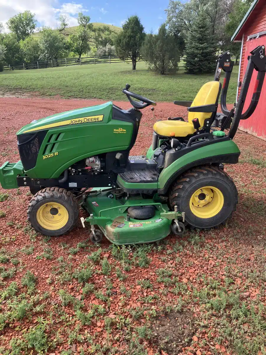 Gallery image 1 for Used 2014 John Deere 1025R Tractor