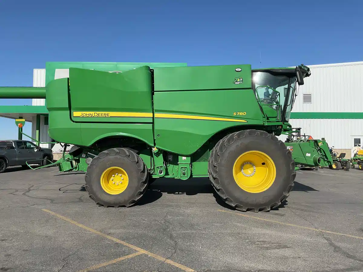 Gallery image 2 for Used 2022 John Deere S780 Combine
