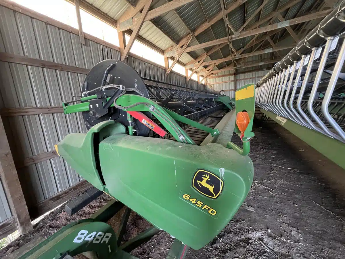 Gallery image 2 for Used 2017 John Deere 645FD Header - Draper