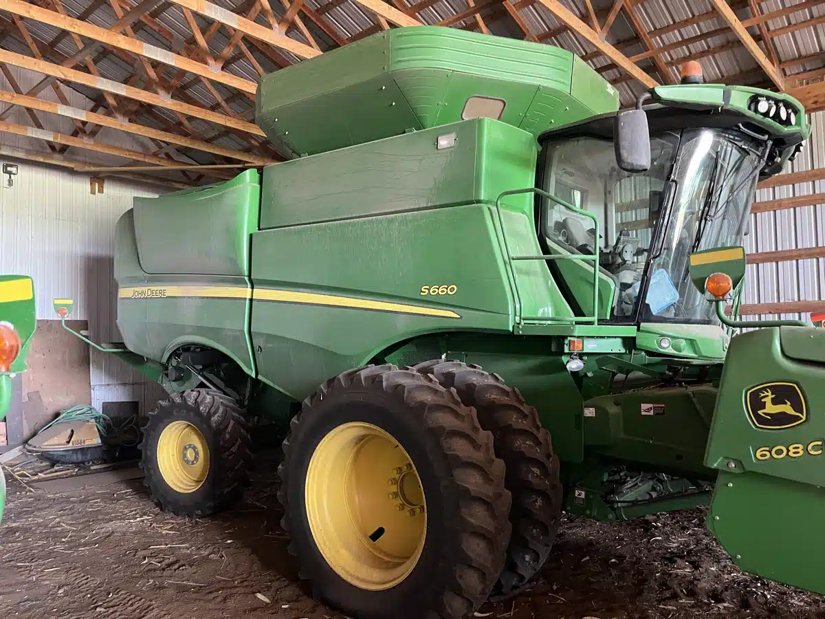 Gallery image 1 for Used 2012 John Deere S660 Combine