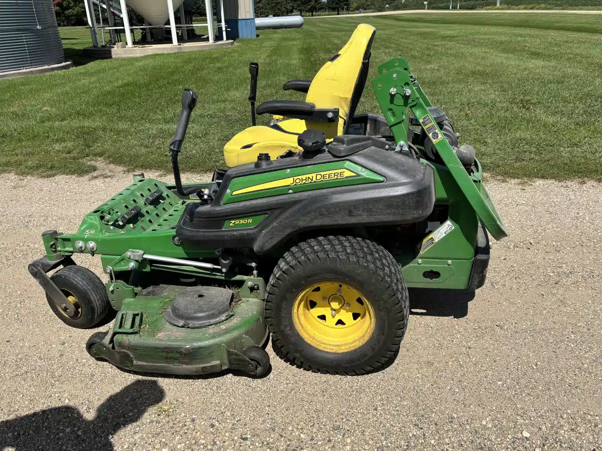 Gallery image 2 for Used 2021 John Deere Z930R Mower - Zero Turn