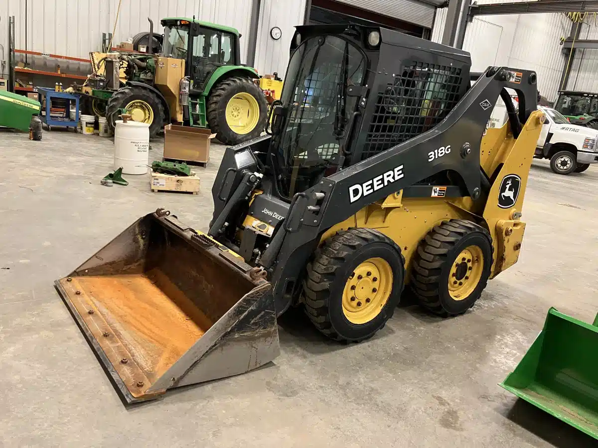 Gallery image 2 for Used 2022 John Deere 318G Skid Steer