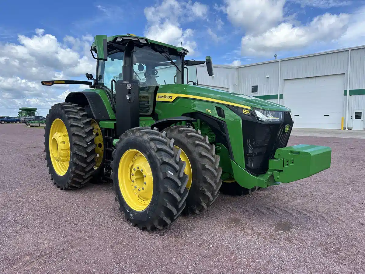 Gallery image 2 for Used 2025 John Deere 8R 370 Tractor
