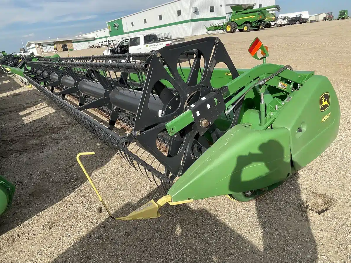Gallery image 1 for Used 2013 John Deere 635F Header - Flex