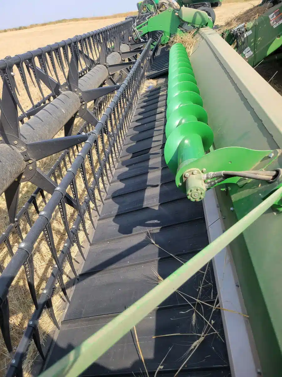 Gallery image 2 for Used 2017 John Deere 645FD Header - Draper