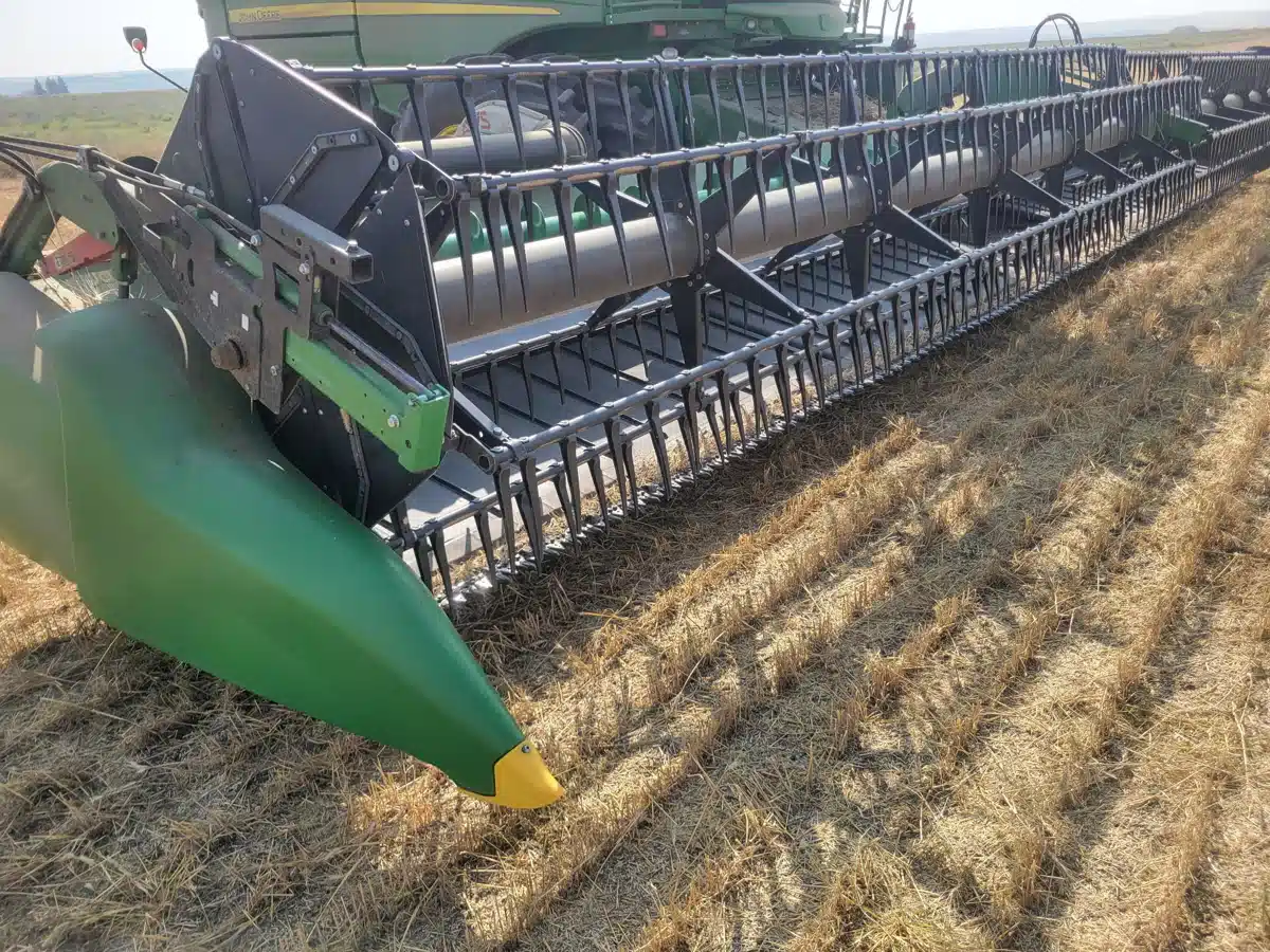 Gallery image 1 for Used 2017 John Deere 645FD Header - Draper