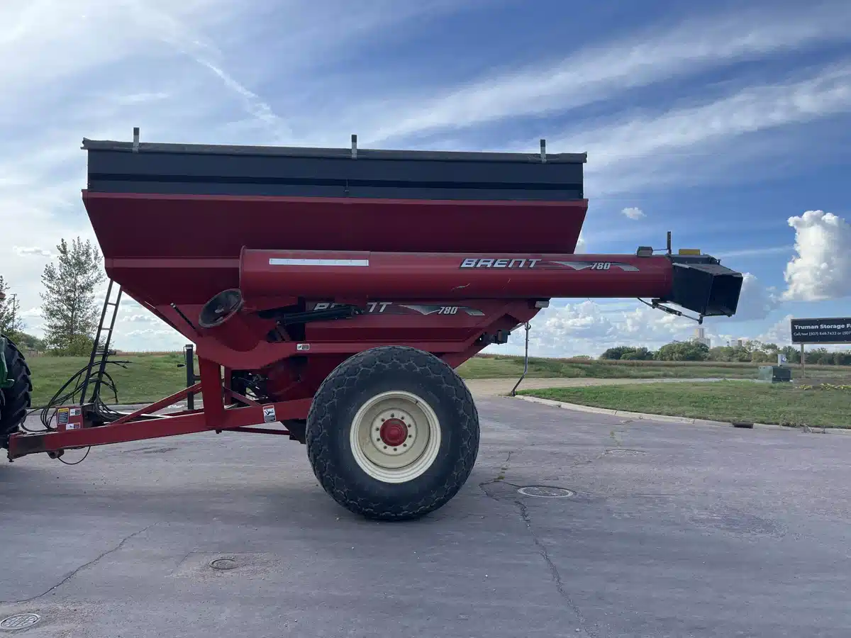 Gallery image 2 for Used 2004 Brent 780 Grain Cart