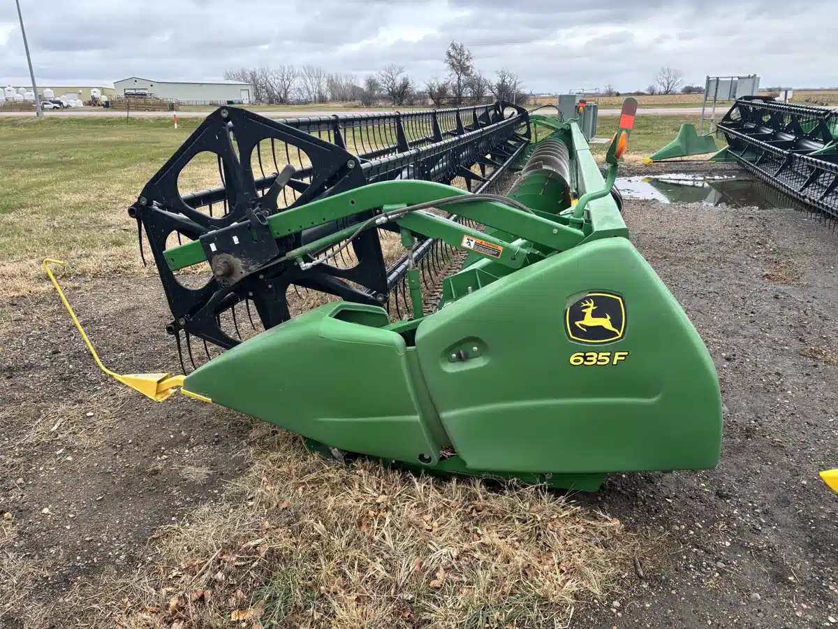 Gallery image 1 for Used 2013 John Deere 635F Header - Flex