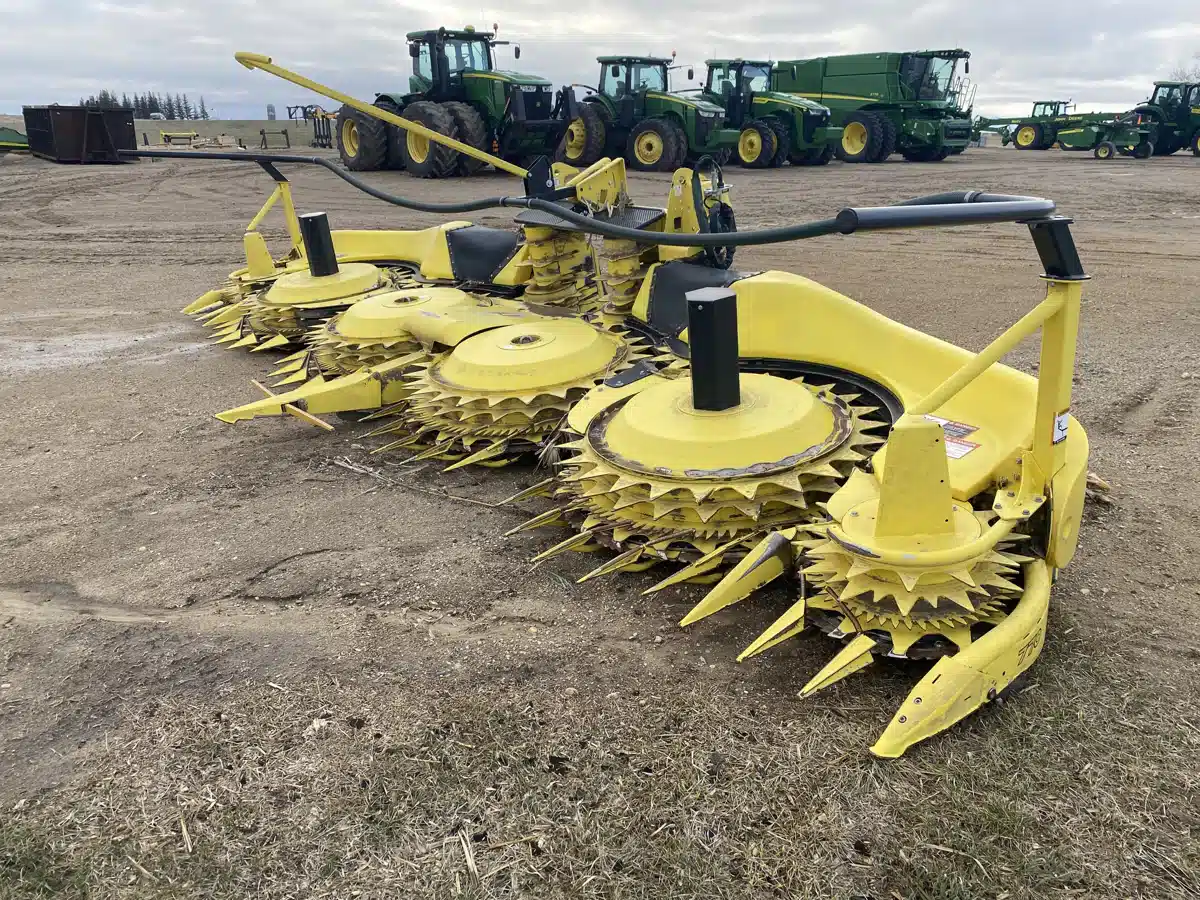 Gallery image 1 for Used 2024 John Deere 770 Header - Rotary