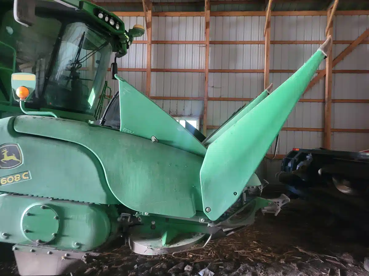 Gallery image 1 for Used 2011 John Deere 608C Header - Row Crop