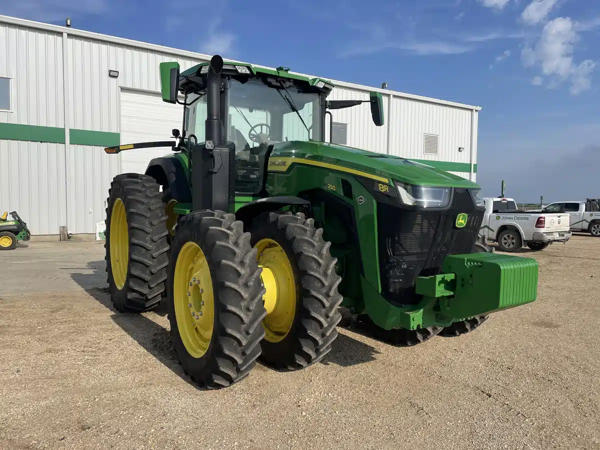 Gallery image 2 for Used 2021 John Deere 8R 250 Tractor