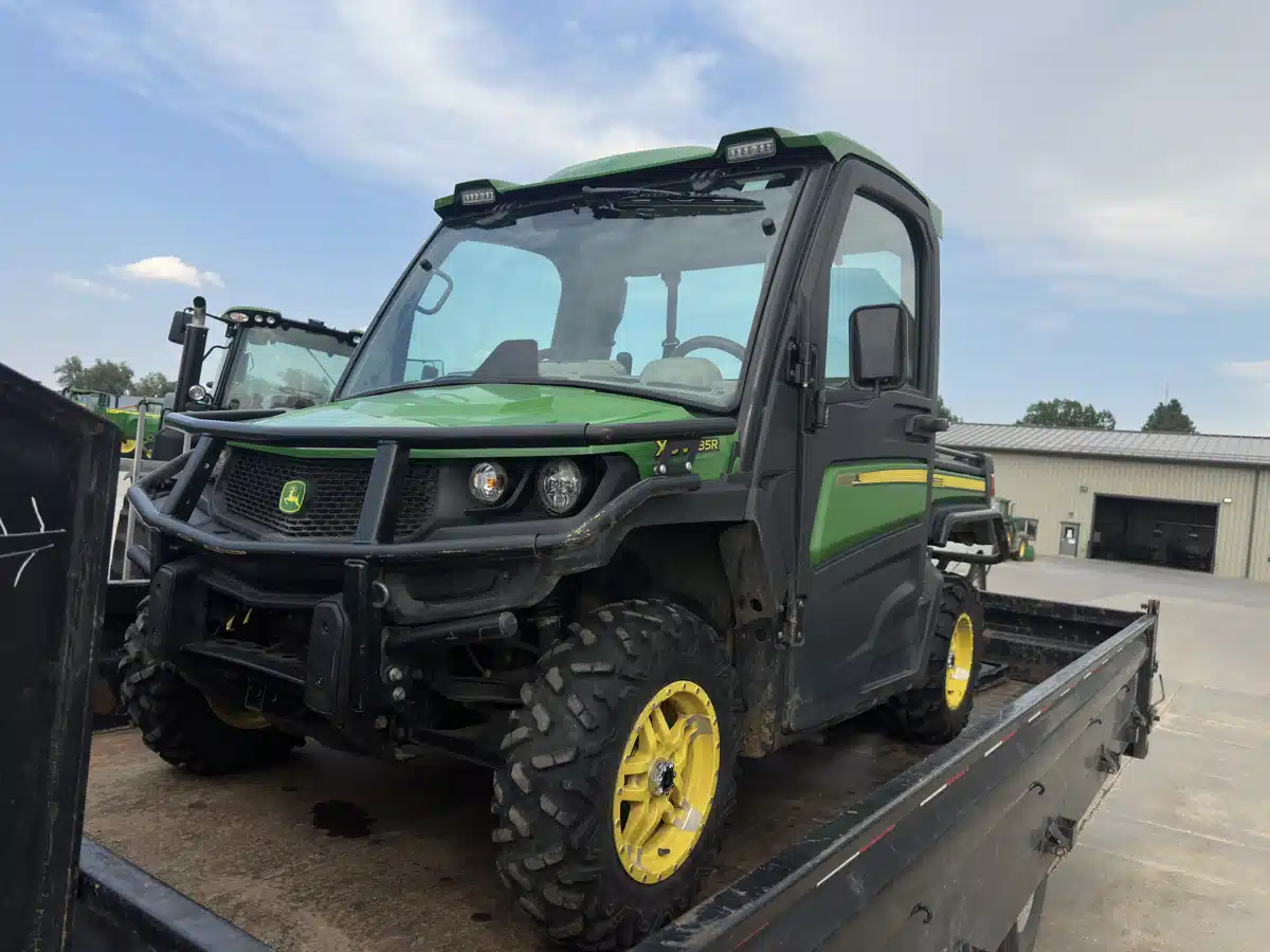 Gallery image 1 for Used 2019 John Deere XUV 835R Utility Vehicle