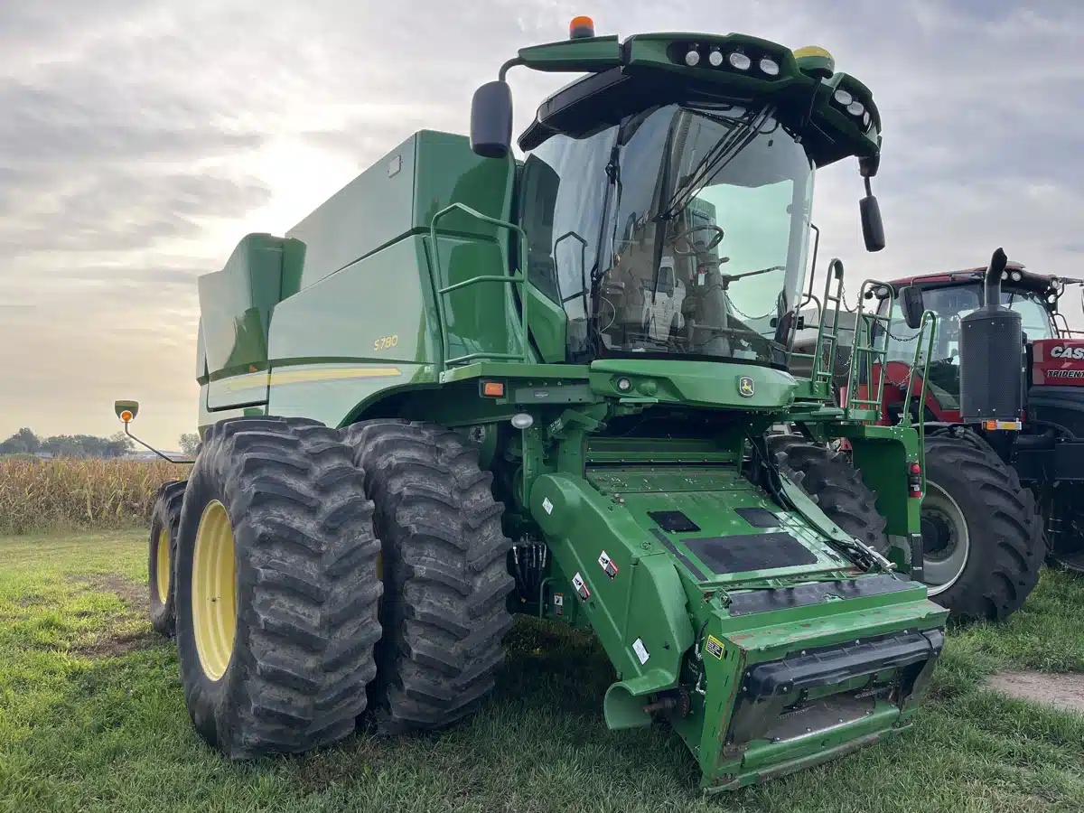Gallery image 1 for Used 2018 John Deere S780 Combine