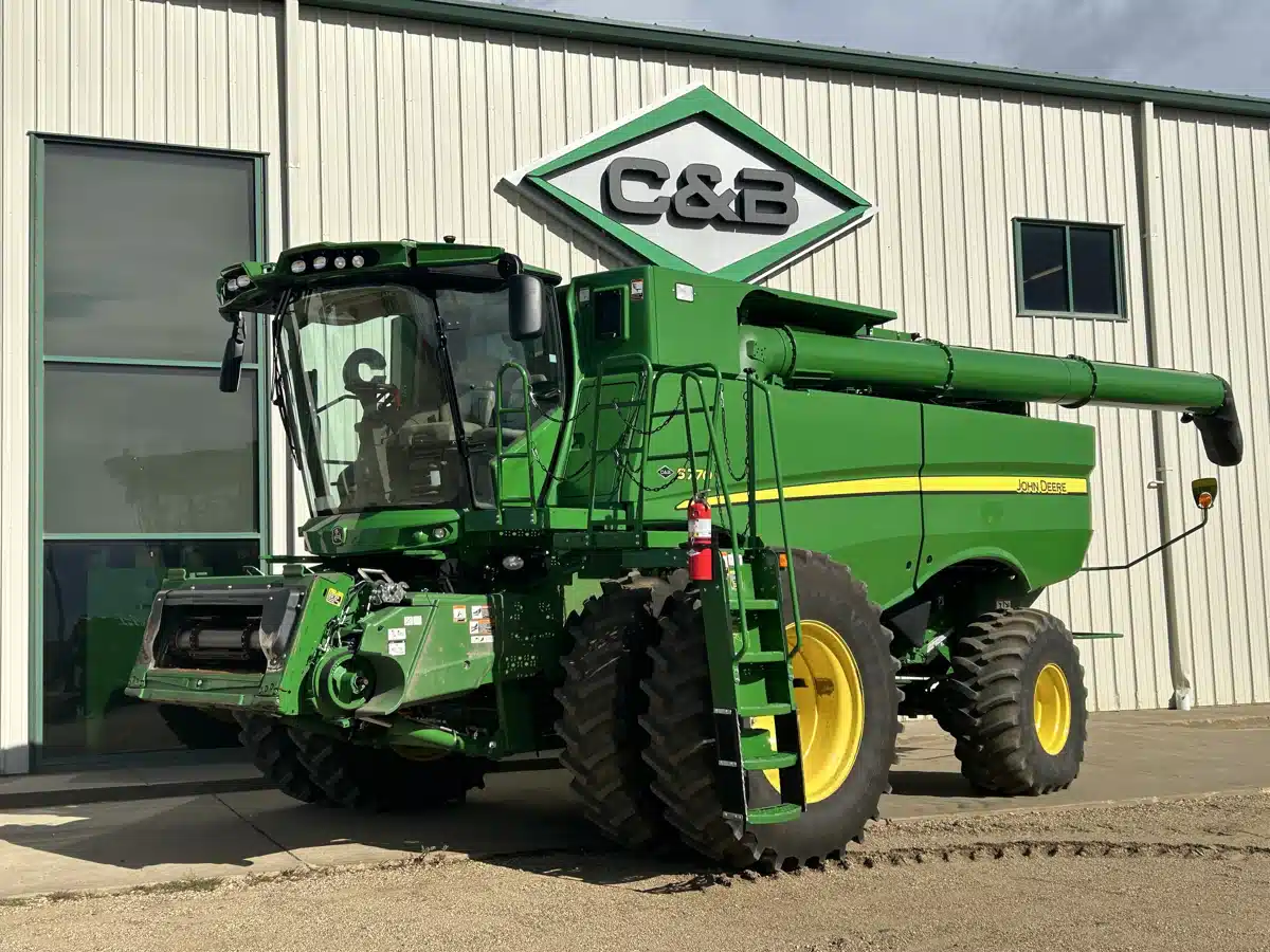 Gallery image 1 for Used 2021 John Deere S770 Combine
