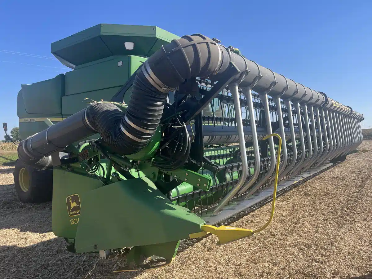 Gallery image 2 for Used 1996 John Deere 930 Disc Mower Conditioner