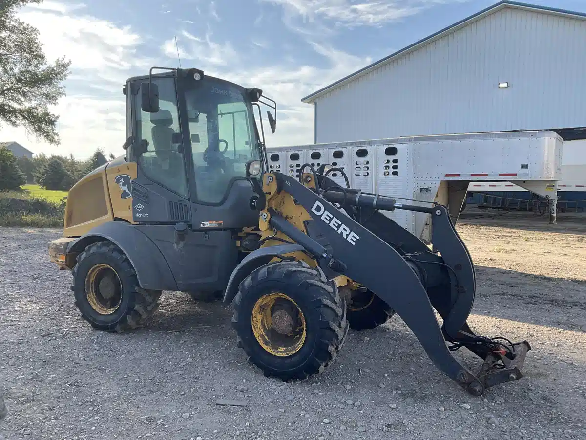 Gallery image 2 for Used 2021 John Deere 324L Wheel Loader