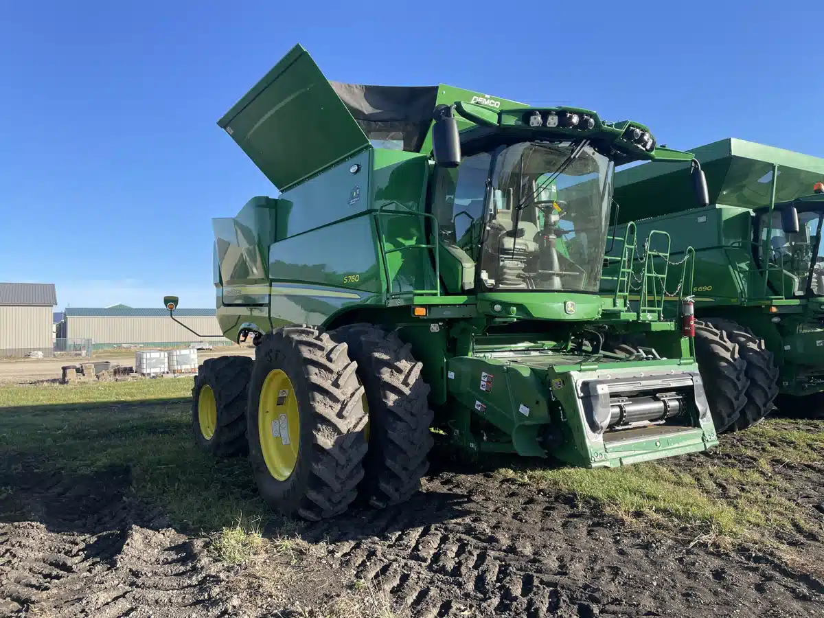 Gallery image 1 for Used 2022 John Deere S760 Combine