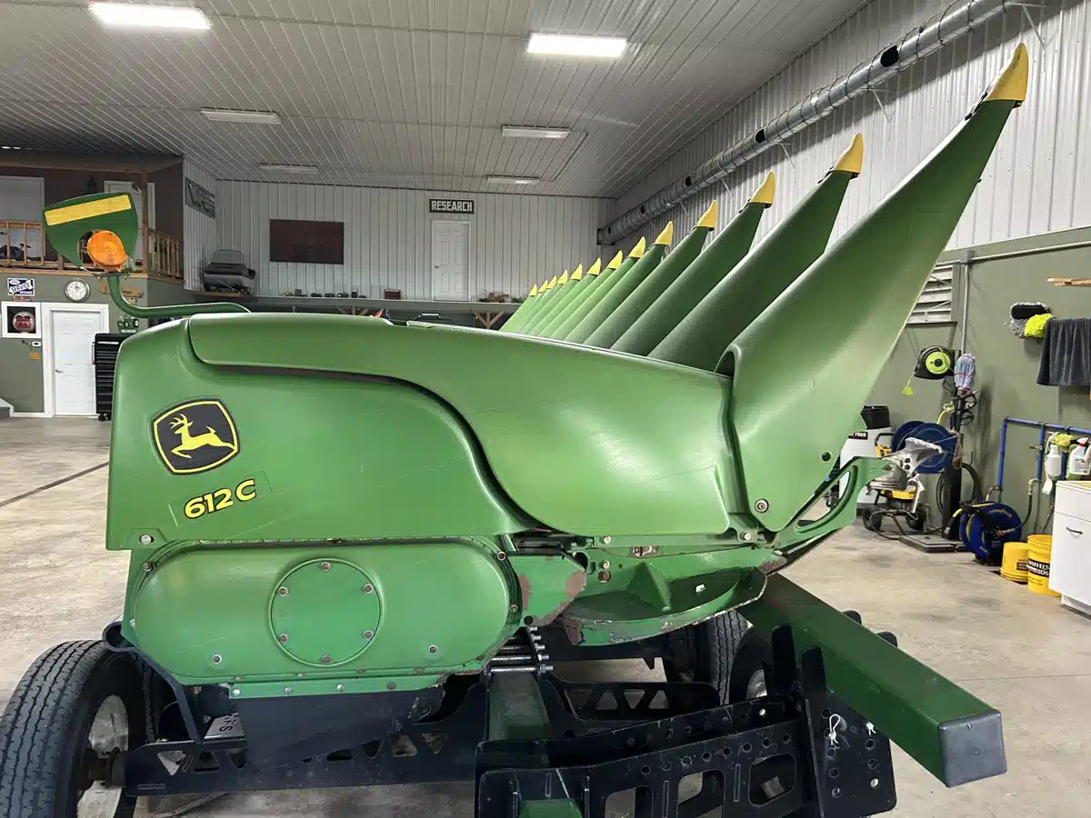 Gallery image 1 for Used 2009 John Deere 612C Header - Row Crop